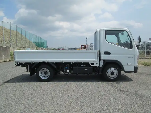 三菱 キャンター 小型 平ボディ 2TG-FBA00 R5の中古トラック画像3