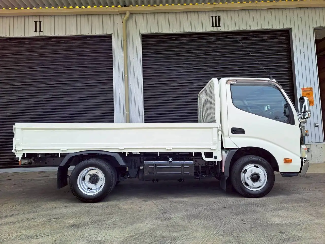 日野 デュトロ 小型 平ボディ SKG-XZC605M H23の中古トラック画像4
