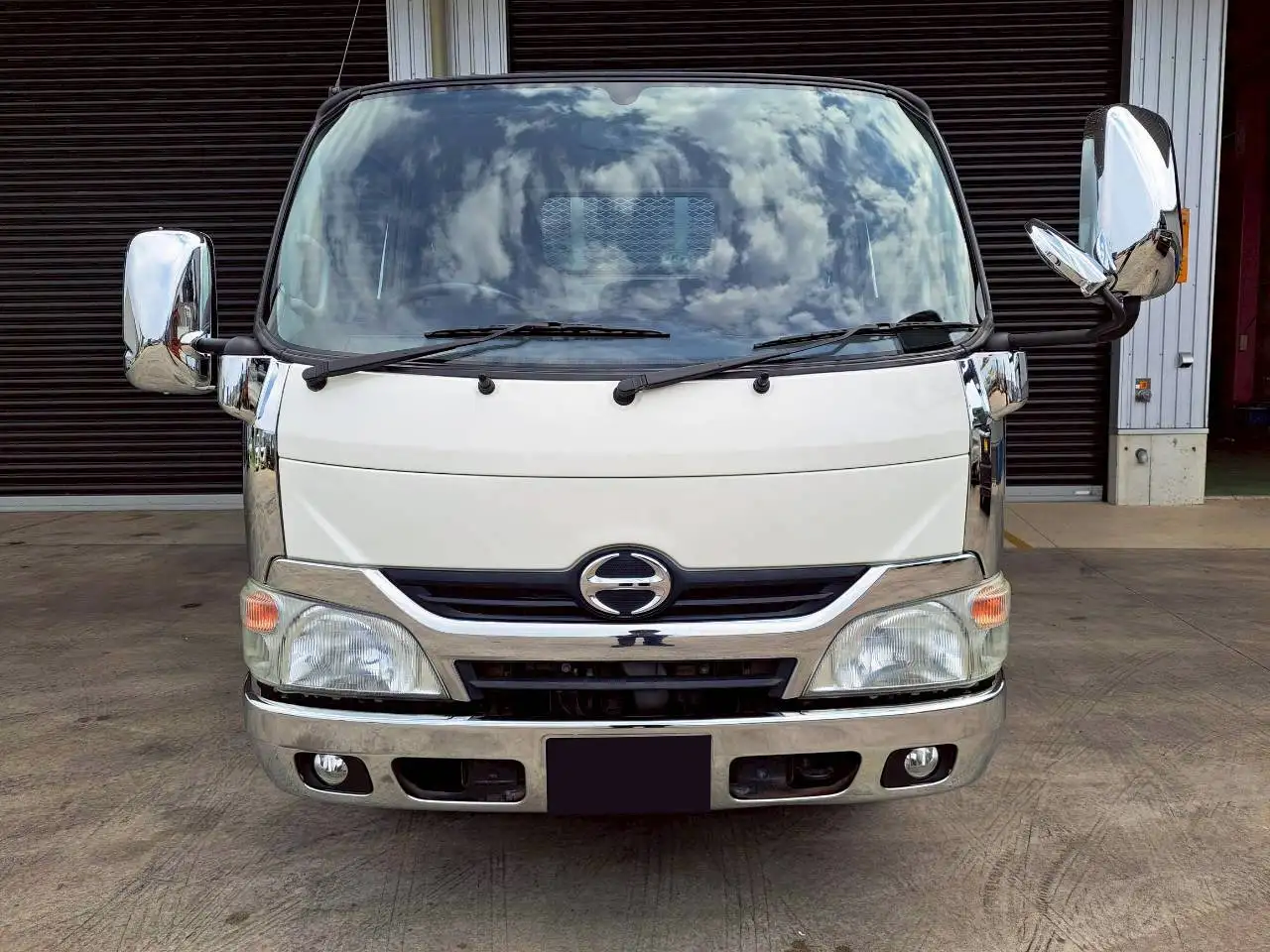日野 デュトロ 小型 平ボディ SKG-XZC605M H23の中古トラック画像2