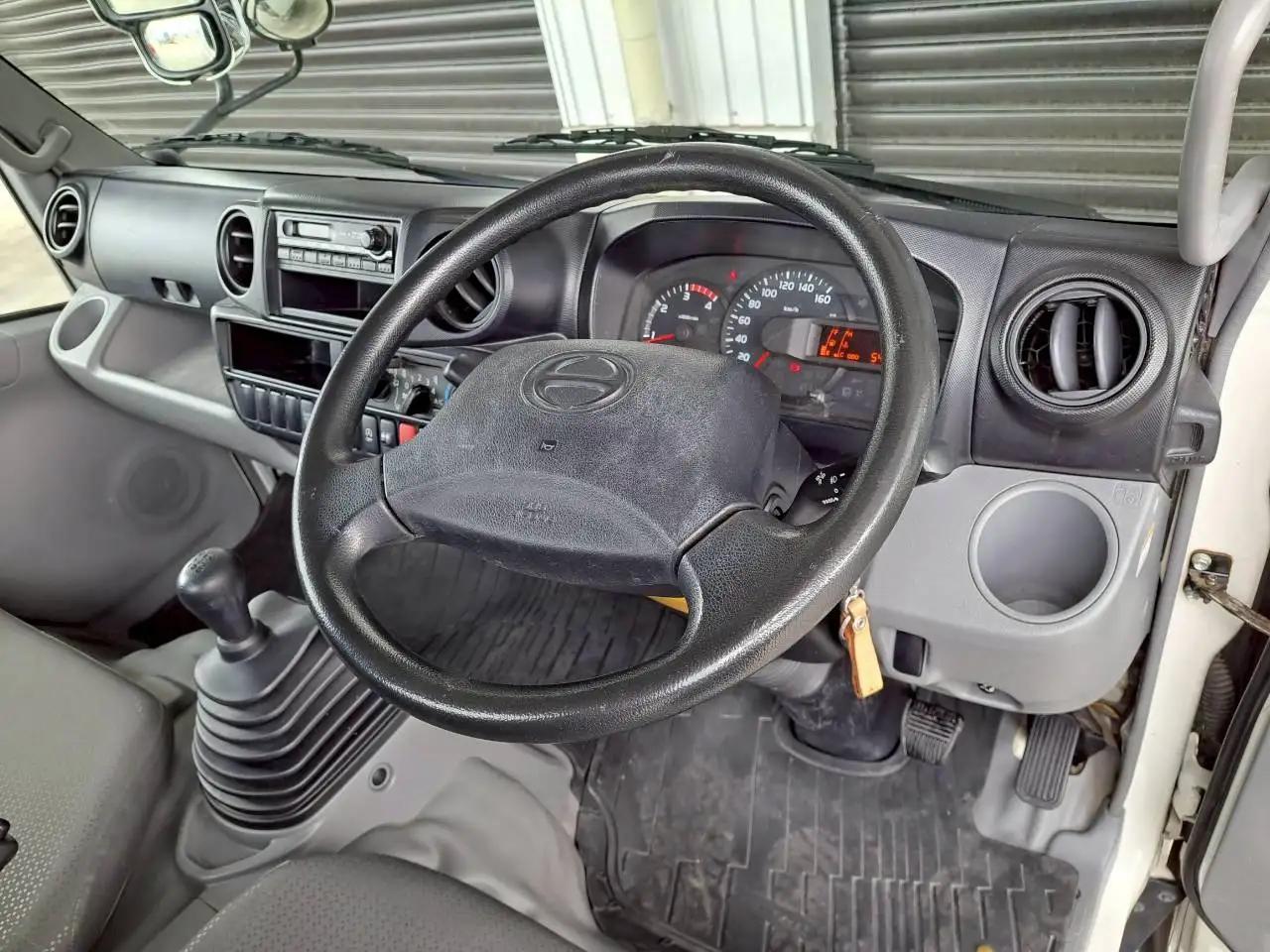 日野 デュトロ 小型 平ボディ SKG-XZC605M H23の中古トラック画像14