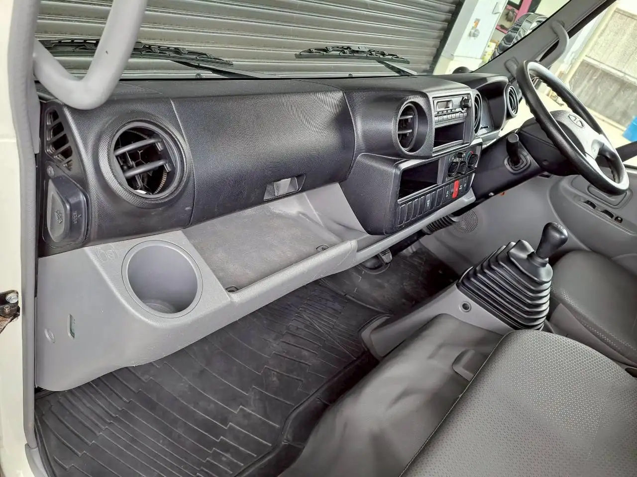 日野 デュトロ 小型 平ボディ SKG-XZC605M H23の中古トラック画像12