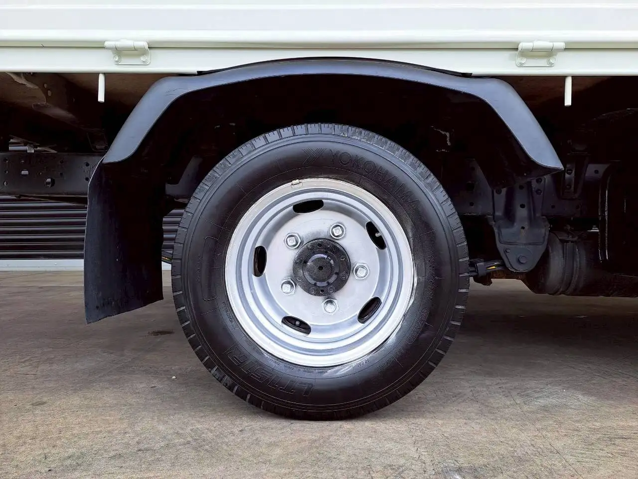日野 デュトロ 小型 平ボディ SKG-XZC605M H23の中古トラック画像20