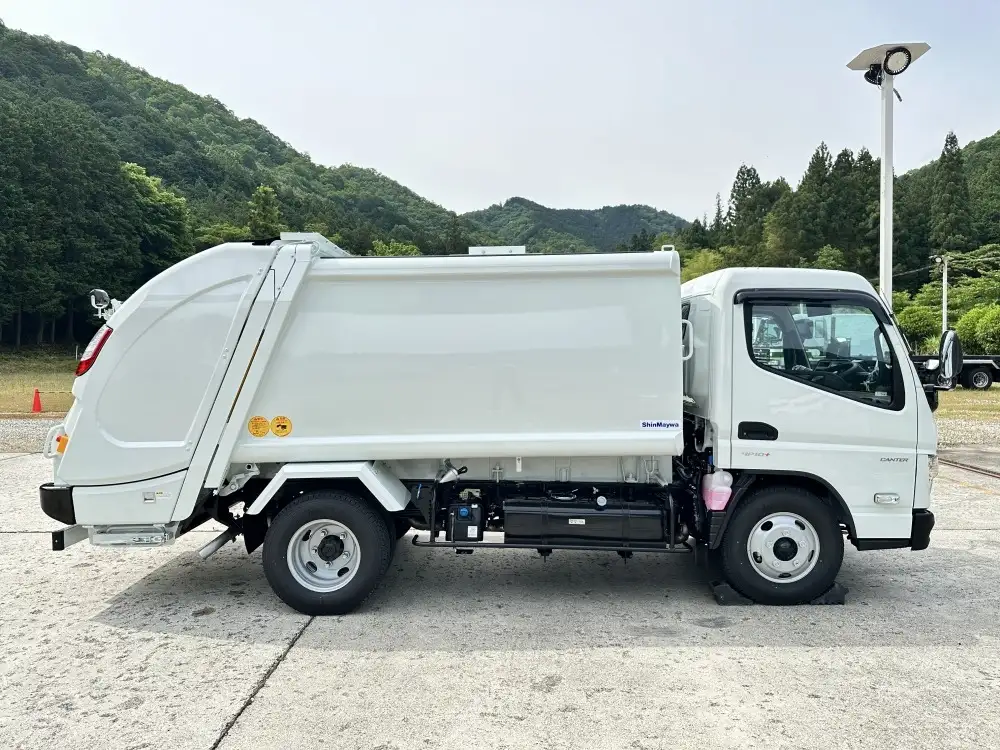 三菱 キャンター 小型 パッカー車 プレス式 2RG-FEAV0の中古トラック画像2