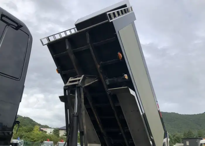 日野 プロフィア 大型 ダンプ 土砂禁 ステンレス張りの中古トラック画像13