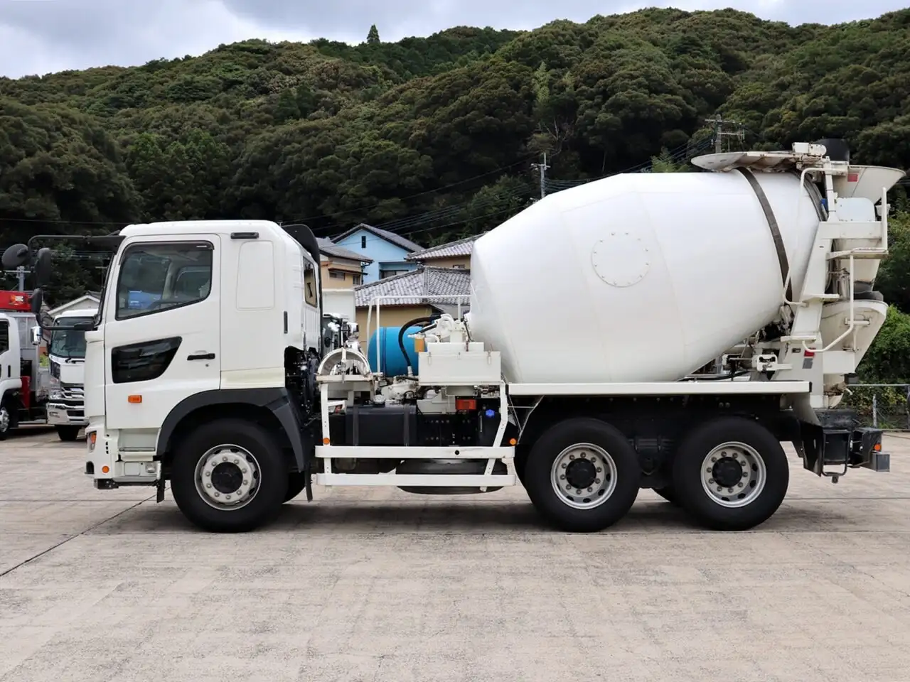日野 プロフィア 大型 ミキサー・ポンプ ベッド 2DG-FS1AGAの中古トラック画像5