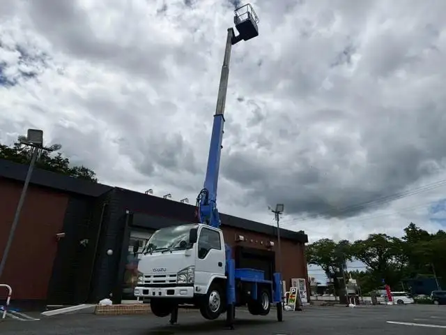 いすゞ エルフ 小型 高所・建柱車 高所作業車 の中古トラック画像4
