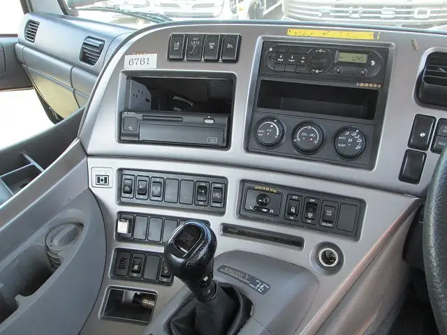 日産UD クオン 大型 トラクター 1デフ エアサスの中古トラック画像10