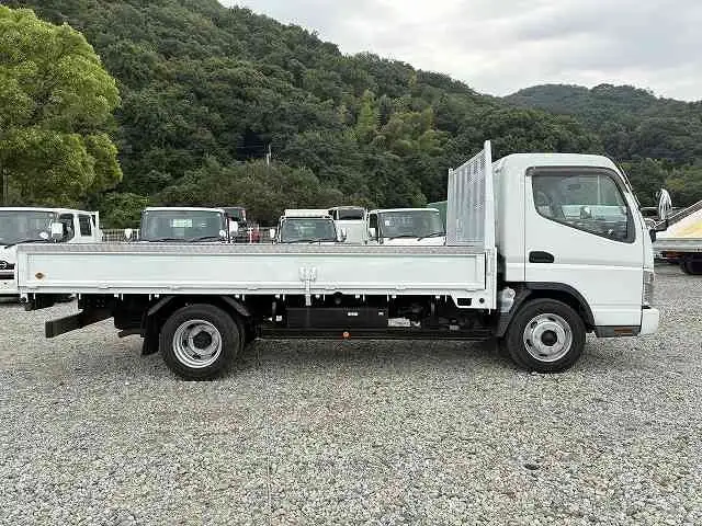 三菱 キャンター 小型 平ボディ PDG-FE83DY H21の中古トラック画像3
