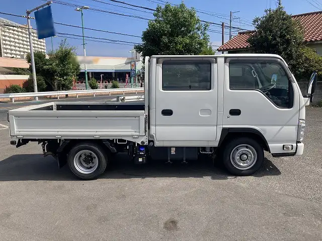 いすゞ エルフ 小型 平ボディ Wキャブ 2RG-NHR88Aの中古トラック画像3