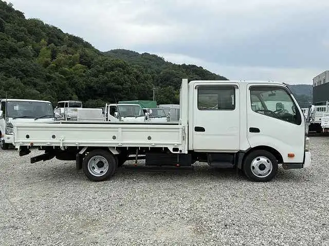 日野 デュトロ 小型 平ボディ Wキャブ SKG-XZU710Mの中古トラック画像3