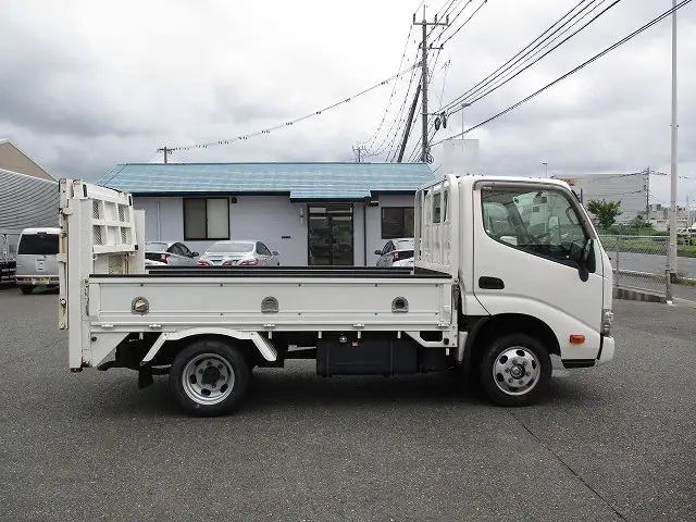 トヨタ ダイナ 小型 平ボディ パワーゲート LDF-KDY231の中古トラック画像3