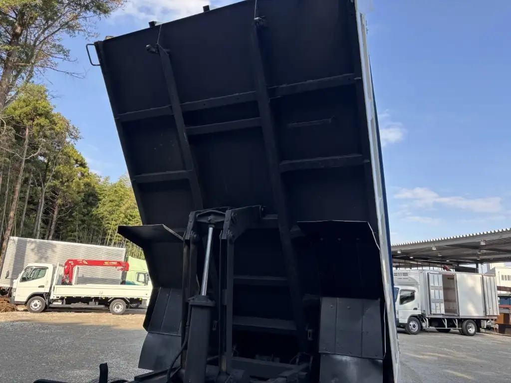 いすゞ フォワード 中型/増トン ダンプ 強化 2PG-FRR90S1の中古トラック画像15