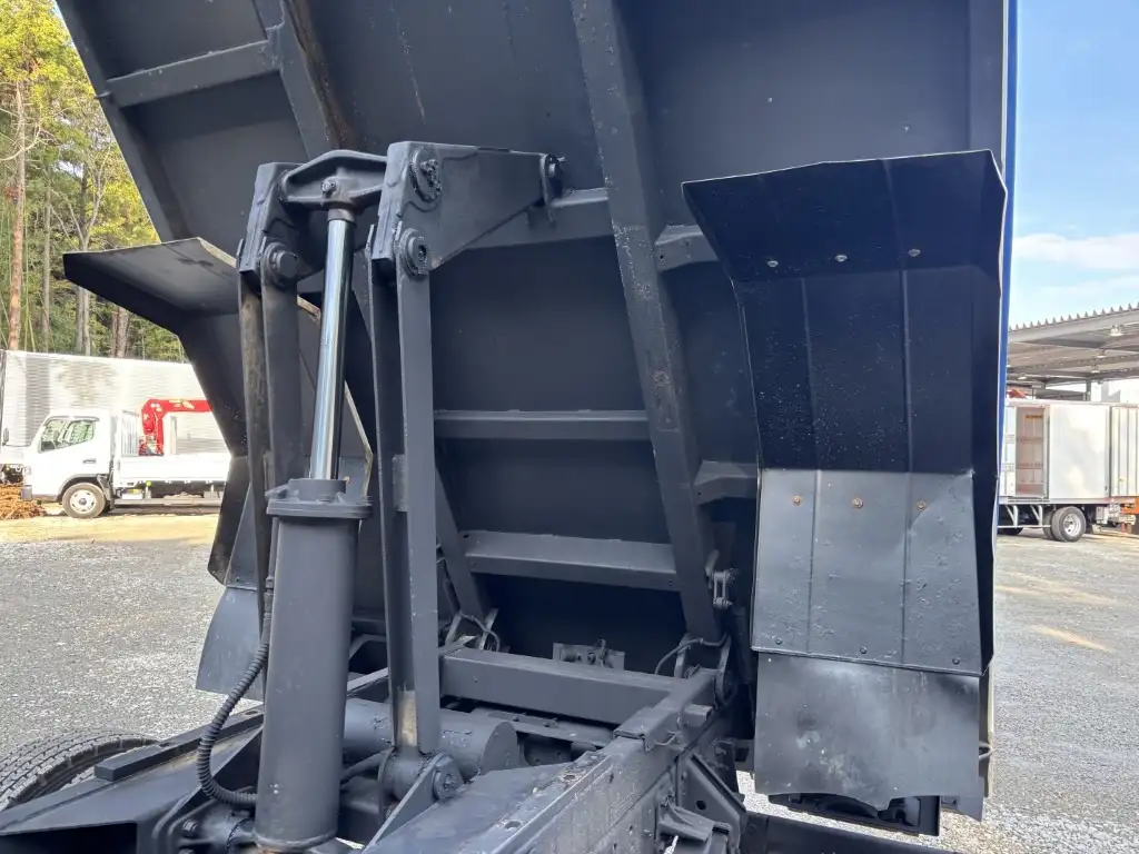 いすゞ フォワード 中型/増トン ダンプ 強化 2PG-FRR90S1の中古トラック画像16