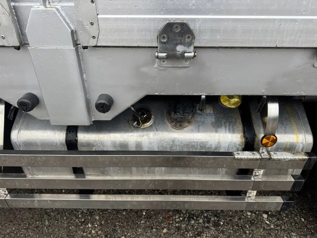 いすゞ ギガ 大型 クレーン付 アルミブロック エアサスの中古トラック画像15