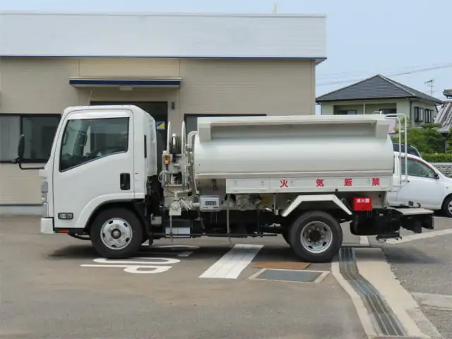 いすゞ エルフ 小型 タンク車 ローリー 2RG-NMR88Nの中古トラック画像4