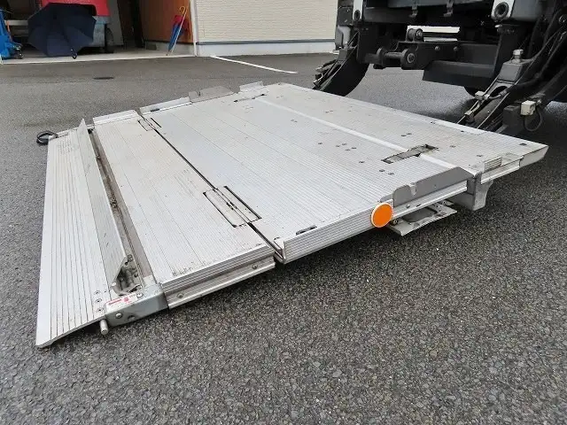 いすゞ エルフ 小型 冷凍冷蔵 低温 パワーゲートの中古トラック画像8