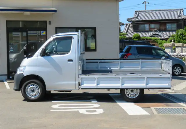 トヨタ タウンエース 小型 平ボディ 5BF-S403U R4の中古トラック画像7