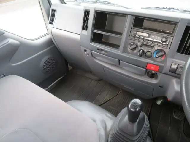 いすゞ エルフ 小型 平ボディ TKG-NHR85A H26の中古トラック画像14