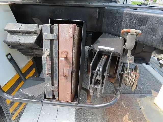 いすゞ エルフ 小型 高所・建柱車 建柱車 BKG-NKR85Nの中古トラック画像16