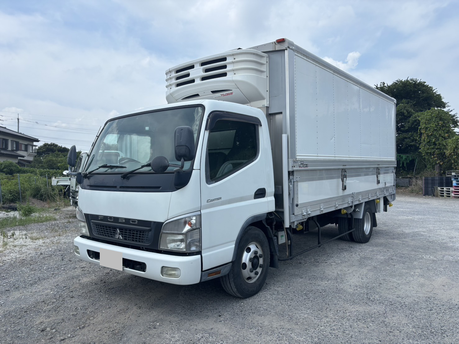 三菱 キャンター 小型 冷凍冷蔵 中温 床アルミ の中古トラック【車両No.195085】
