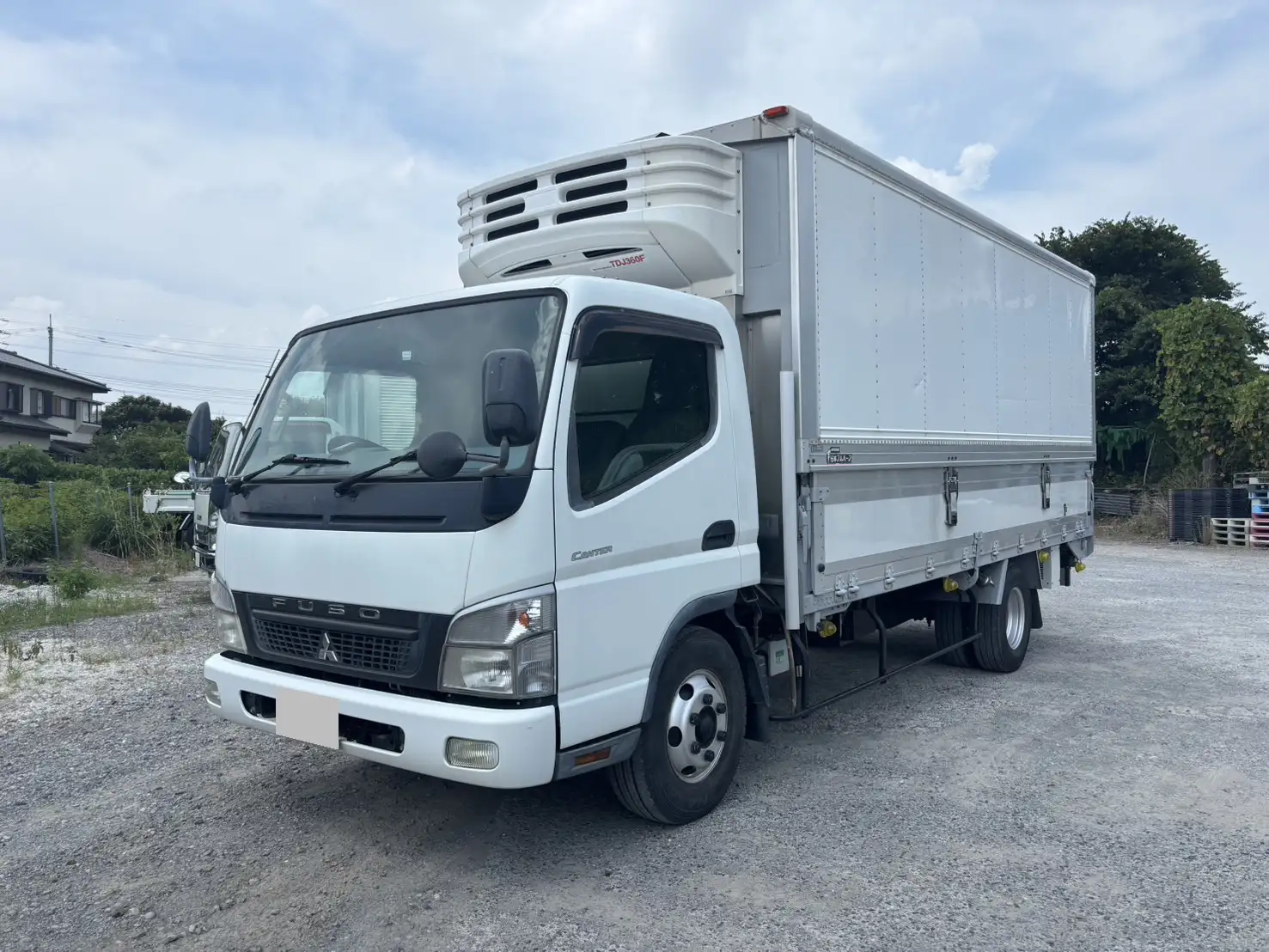 三菱 キャンター 小型 冷凍冷蔵 冷凍ウイング 中温 の中古トラック【車両No.195048】
