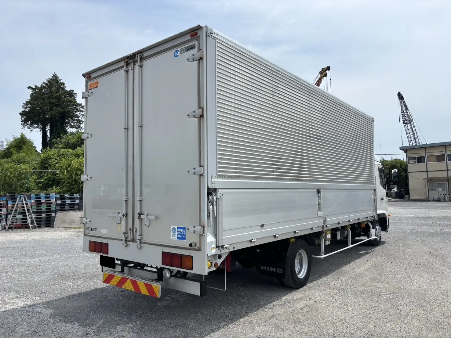 日野 レンジャー 中型/増トン ウイング ベッド TKG-FD9JLAAの中古トラック画像3