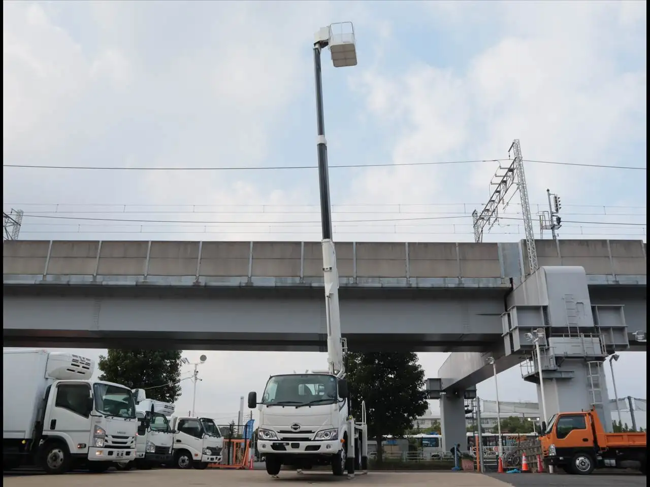 日野 デュトロ 小型 高所・建柱車 高所作業車 2RG-XZU600Xの中古トラック画像6