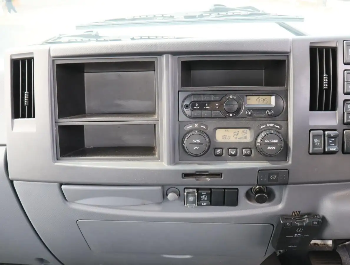 いすゞ フォワード 中型/増トン 平ボディ アルミブロック 2RG-FRR90S2の中古トラック画像14