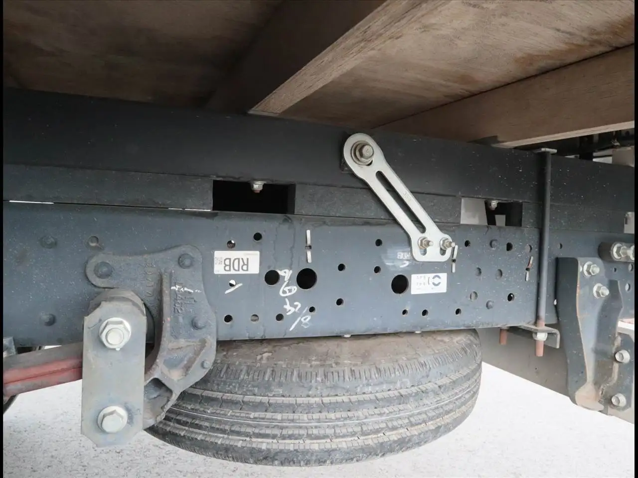 いすゞ エルフ 小型 平ボディ TPG-NPR85N H30の中古トラック画像18