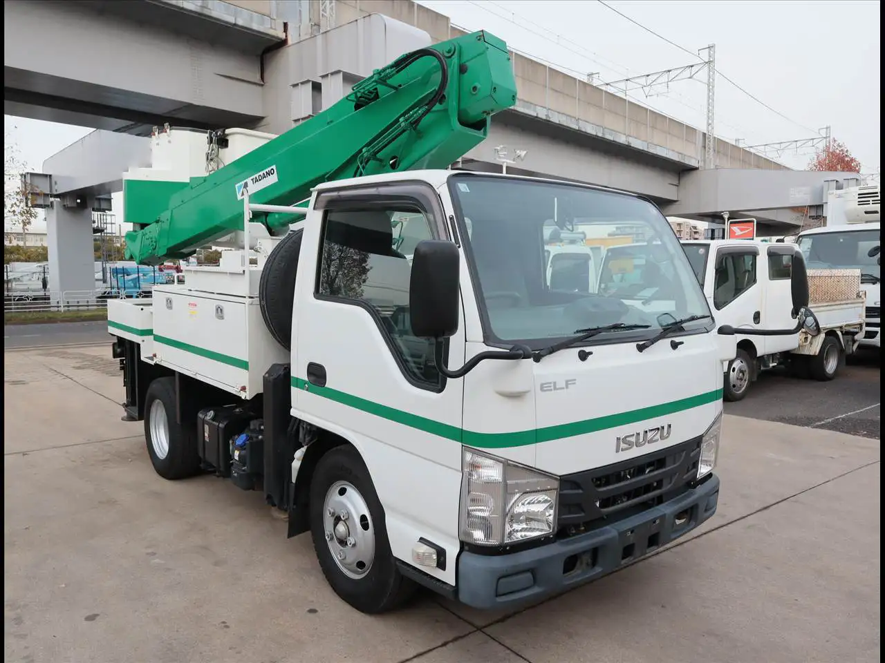 いすゞ エルフ 小型 高所・建柱車 高所作業車 電工仕様の中古トラック画像2