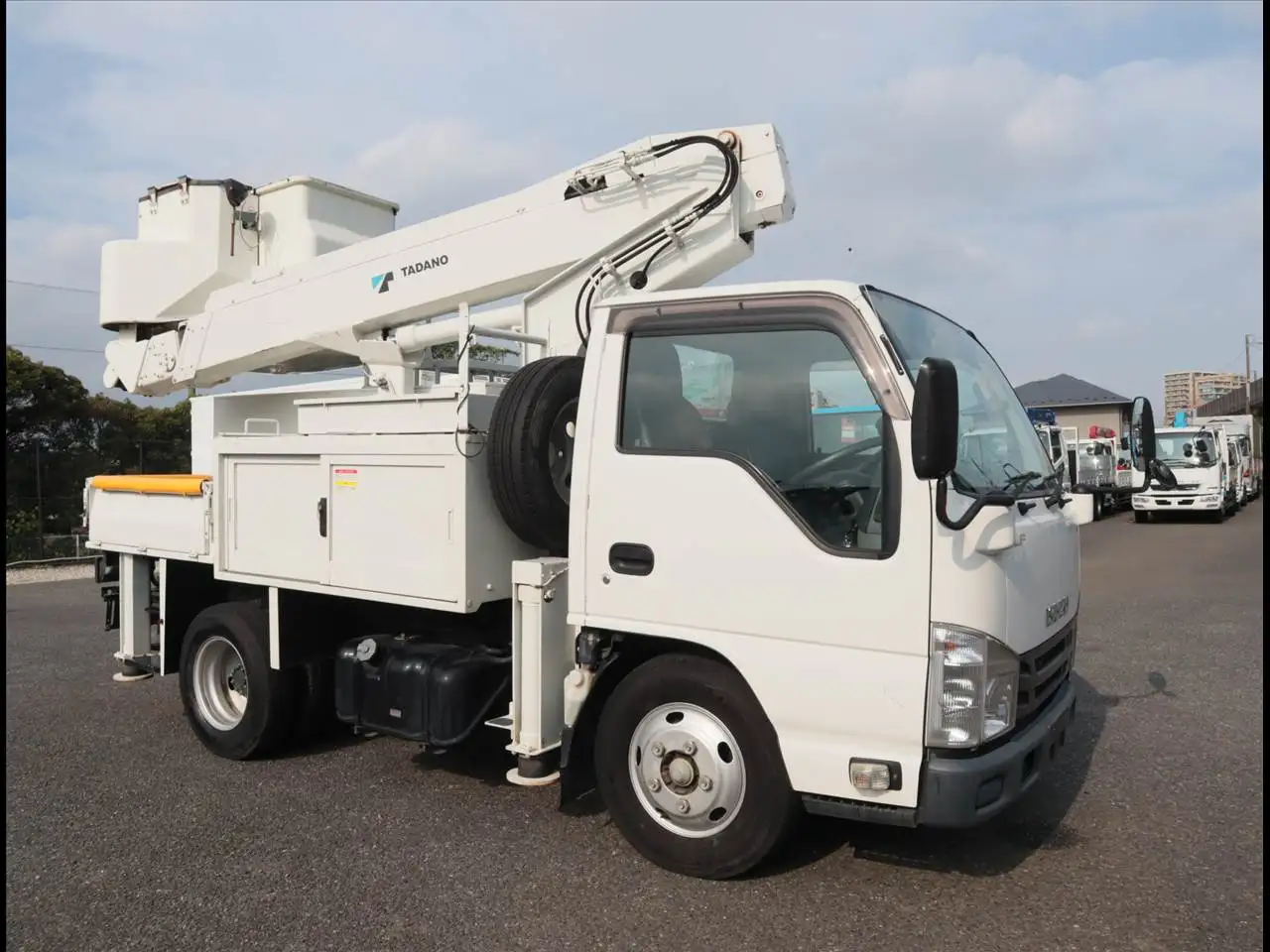 いすゞ エルフ 小型 高所・建柱車 高所作業車 電工仕様の中古トラック画像2