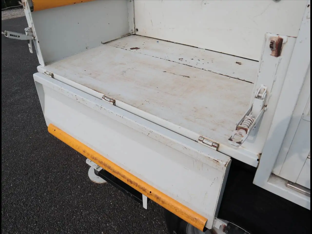 いすゞ エルフ 小型 高所・建柱車 高所作業車 電工仕様の中古トラック画像8
