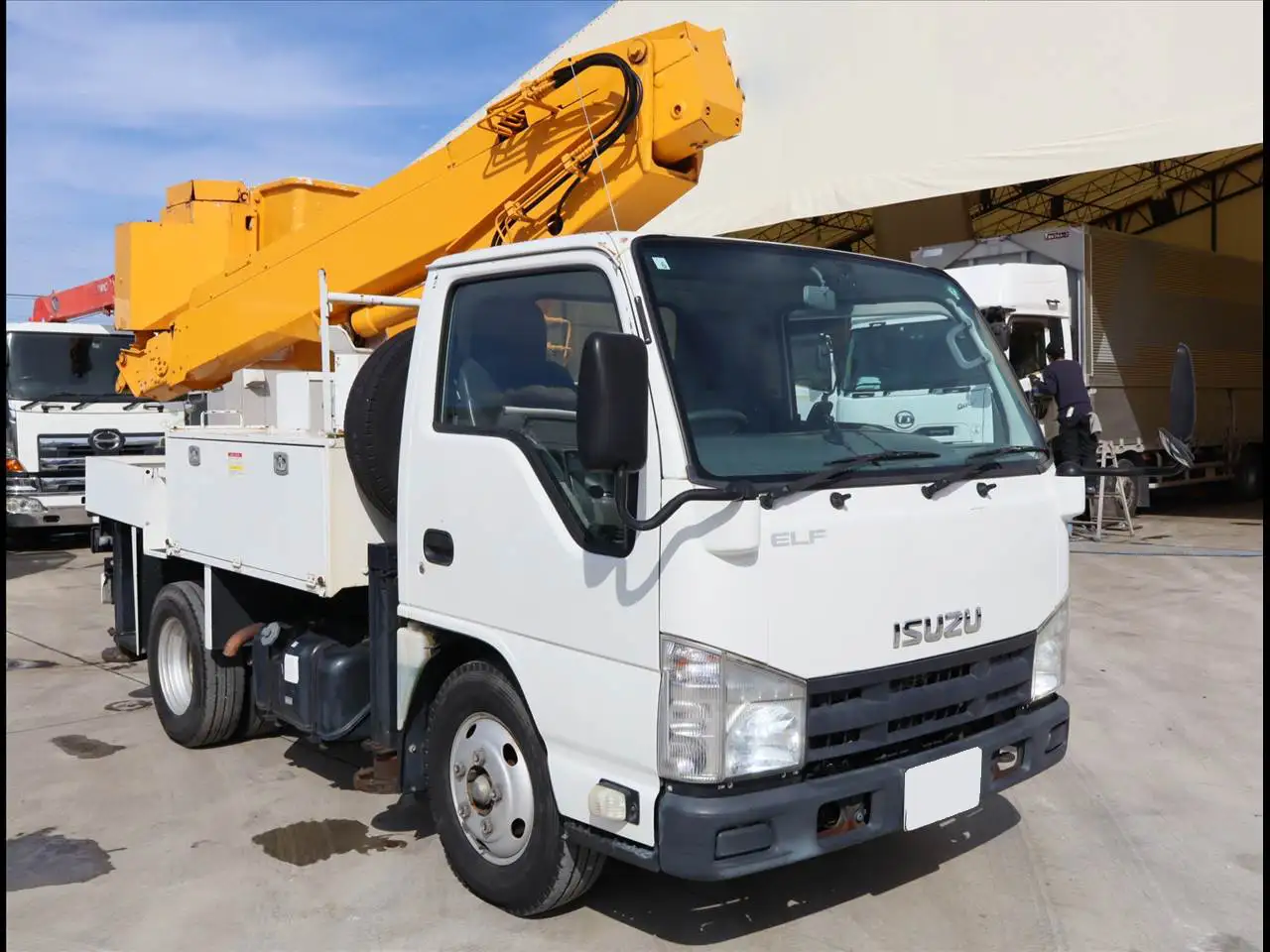 いすゞ エルフ 小型 高所・建柱車 高所作業車 TKG-NKR85ANの中古トラック画像2