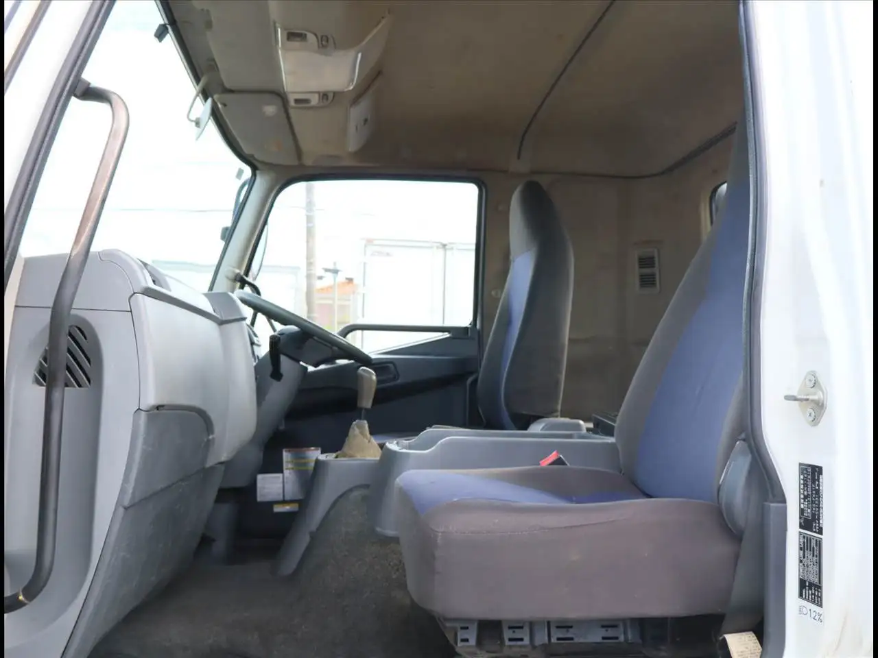 三菱 ファイター 中型/増トン 平ボディ ベッド TKG-FK61Fの中古トラック画像12