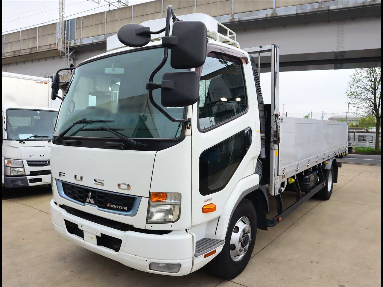 三菱 ファイター 中型/増トン 平ボディ 標準