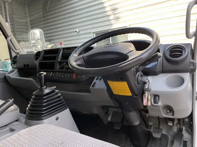トヨタ ダイナ 小型 ウイング 幌ウイング TKG-XZU710の中古トラック画像11