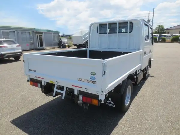 三菱 キャンター 小型 平ボディ Wキャブ 2RG-FBA20の中古トラック画像5
