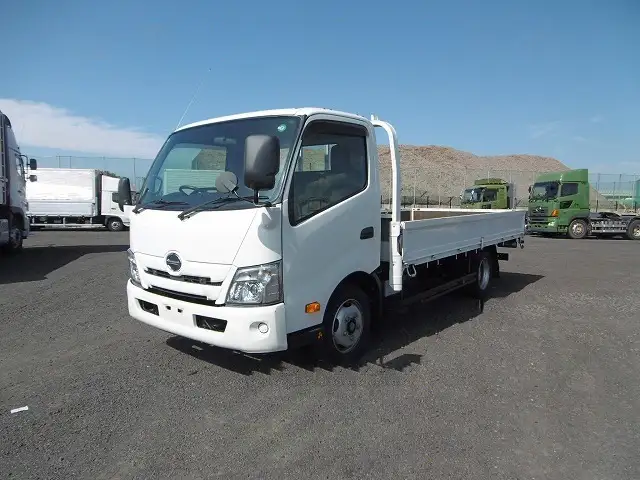 日野 デュトロ 小型 平ボディ 2RG-XZU710M R2 の中古トラック【車両No.195253】