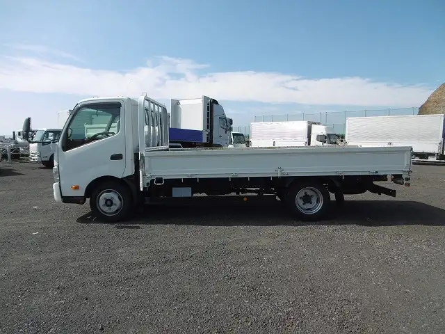 日野 デュトロ 小型 平ボディ 2RG-XZU710M R2の中古トラック画像3
