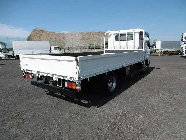 日野 デュトロ 小型 平ボディ 2RG-XZU710M R2の中古トラック画像2