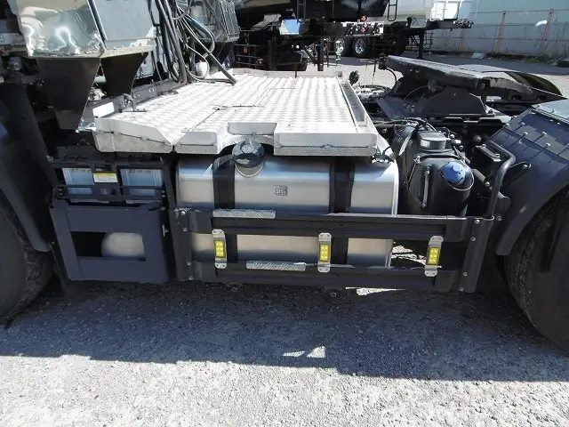 いすゞ ギガ 大型 トラクター ハイルーフ 1デフの中古トラック画像16