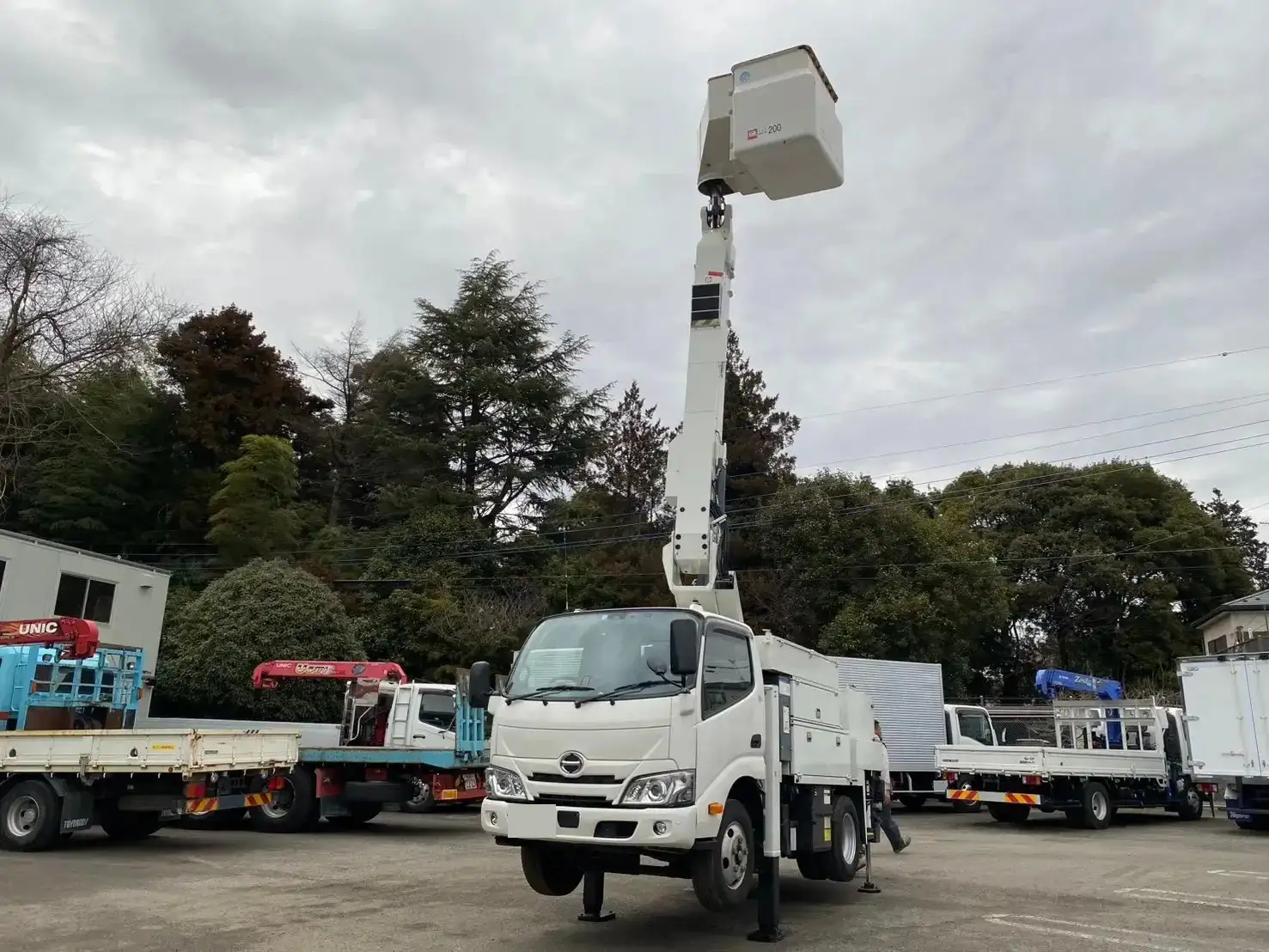 日野 デュトロ 小型 高所・建柱車 高所作業車 電工仕様の中古トラック画像5