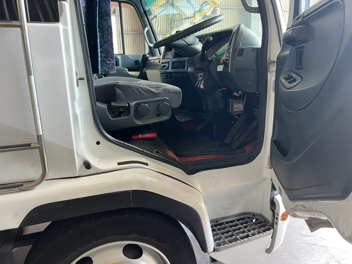 日産UD コンドル 大型 クレーン付 ヒアブ ベッドの中古トラック画像12