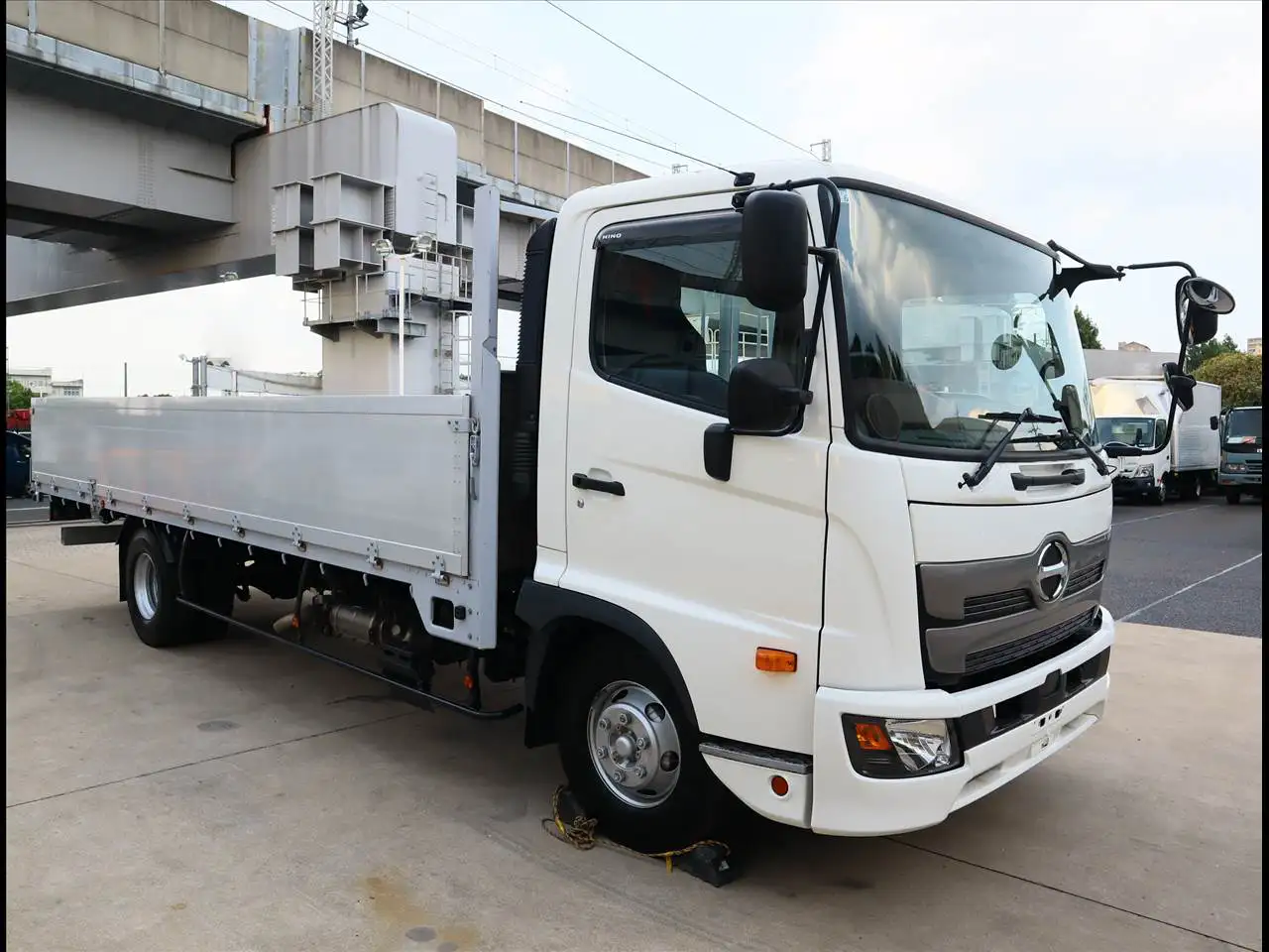 日野 レンジャー 中型/増トン 平ボディ アルミブロック 2KG-FC2ABAの中古トラック画像2