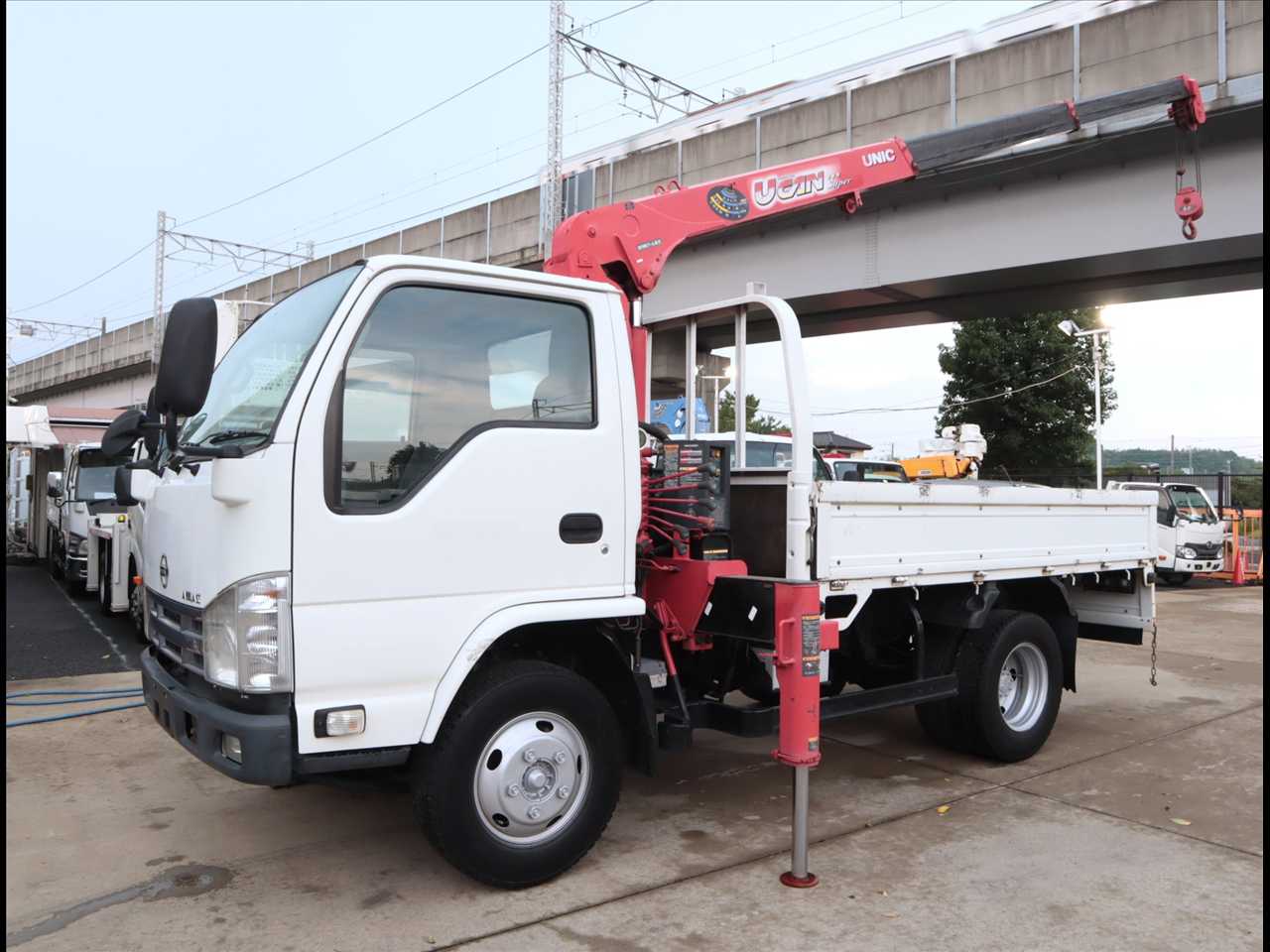 日産 アトラス 小型 クレーン付 セミロング