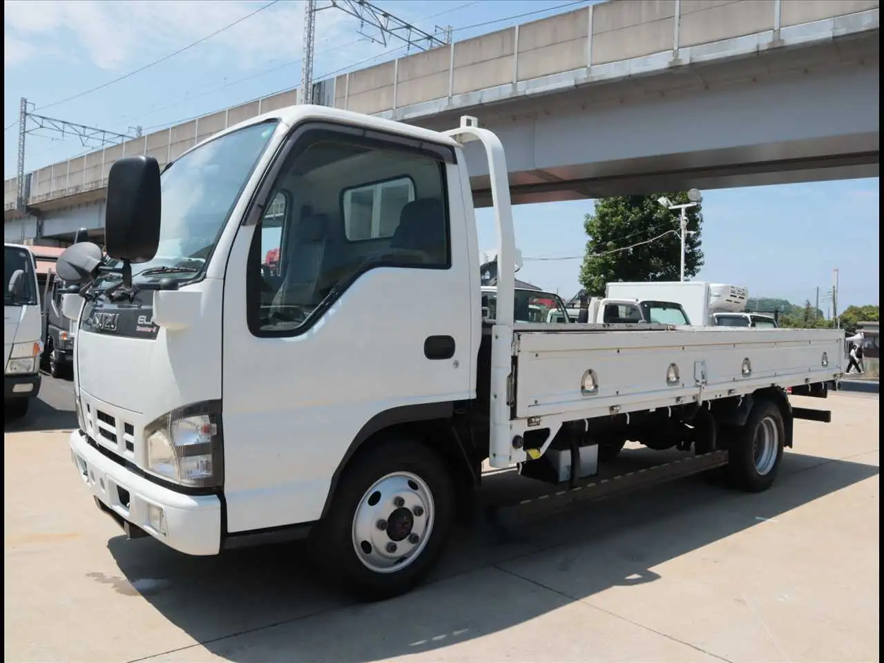 いすゞ エルフ 小型 平ボディ PB-NKS81AR H17 の中古トラック【車両No.195364】