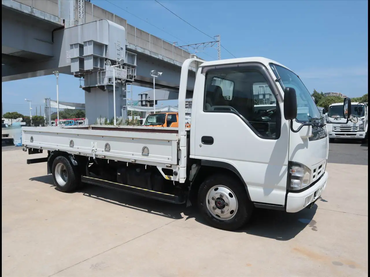 いすゞ エルフ 小型 平ボディ PB-NKS81AR H17の中古トラック画像2