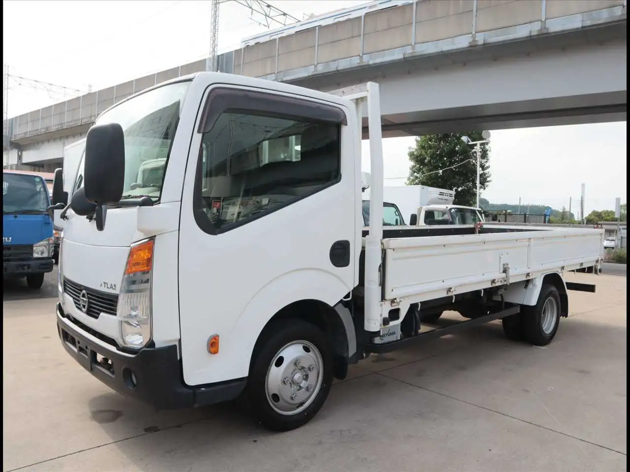 日産 アトラス 小型 平ボディ SKG-TZ3F24 H28の中古トラック画像1