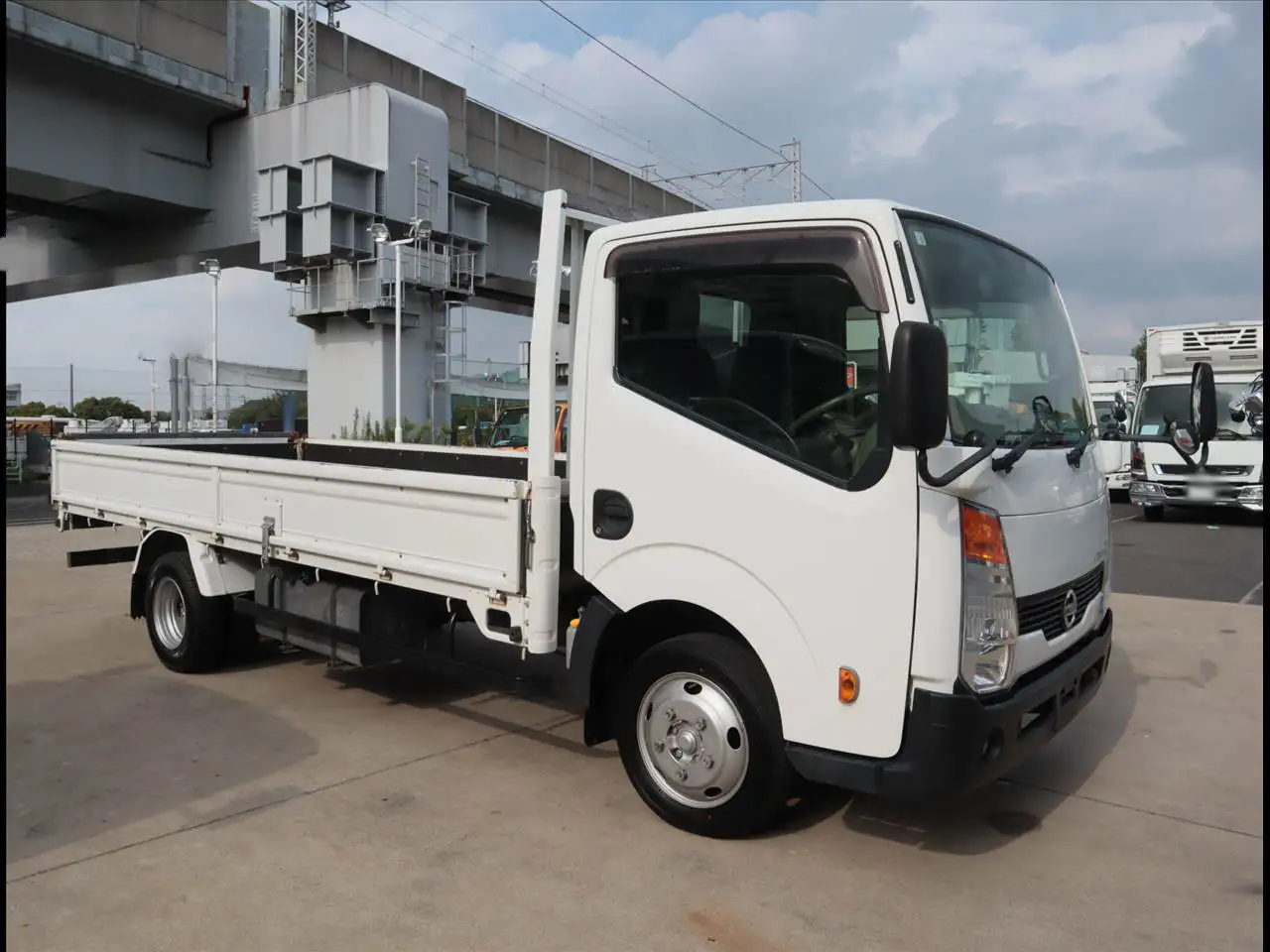 日産 アトラス 小型 平ボディ SKG-TZ3F24 H28の中古トラック画像2