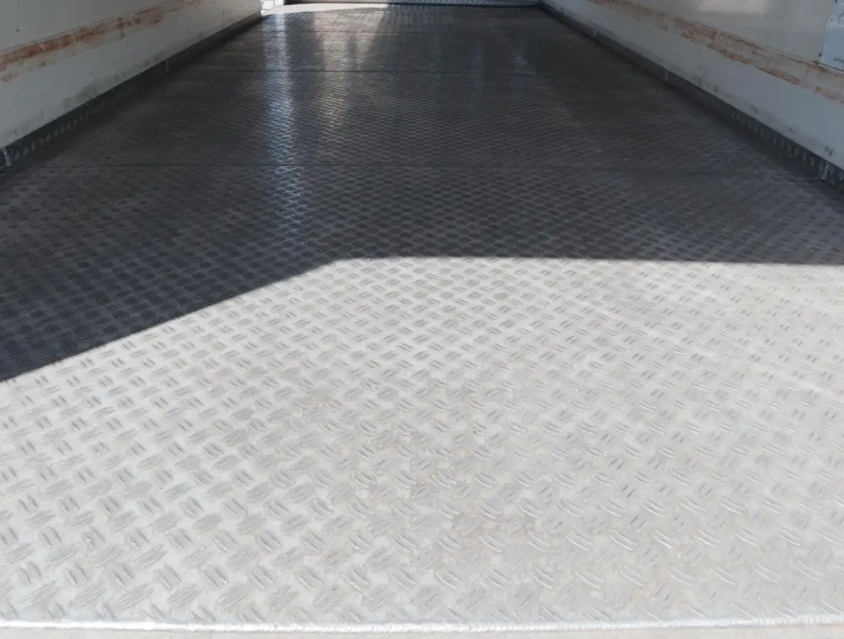 いすゞ エルフ 小型 冷凍冷蔵 低温 パワーゲートの中古トラック画像11